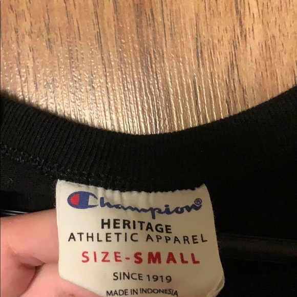 Champion crop top - Picture 2 of 2